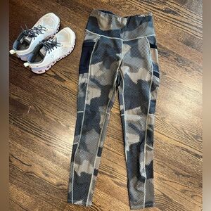 Columbia camouflage leggings / running tights with tons of pockets